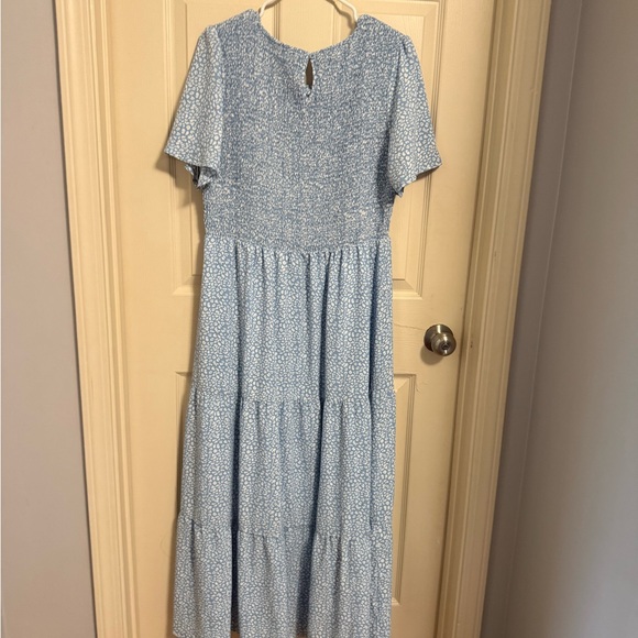 Elegant Blue Maxi Dress - Picture 2 of 6